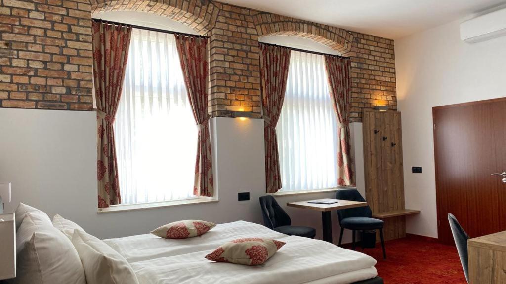 Hotel Friedchen Mit Eigener Fleischerei Artern Екстериор снимка