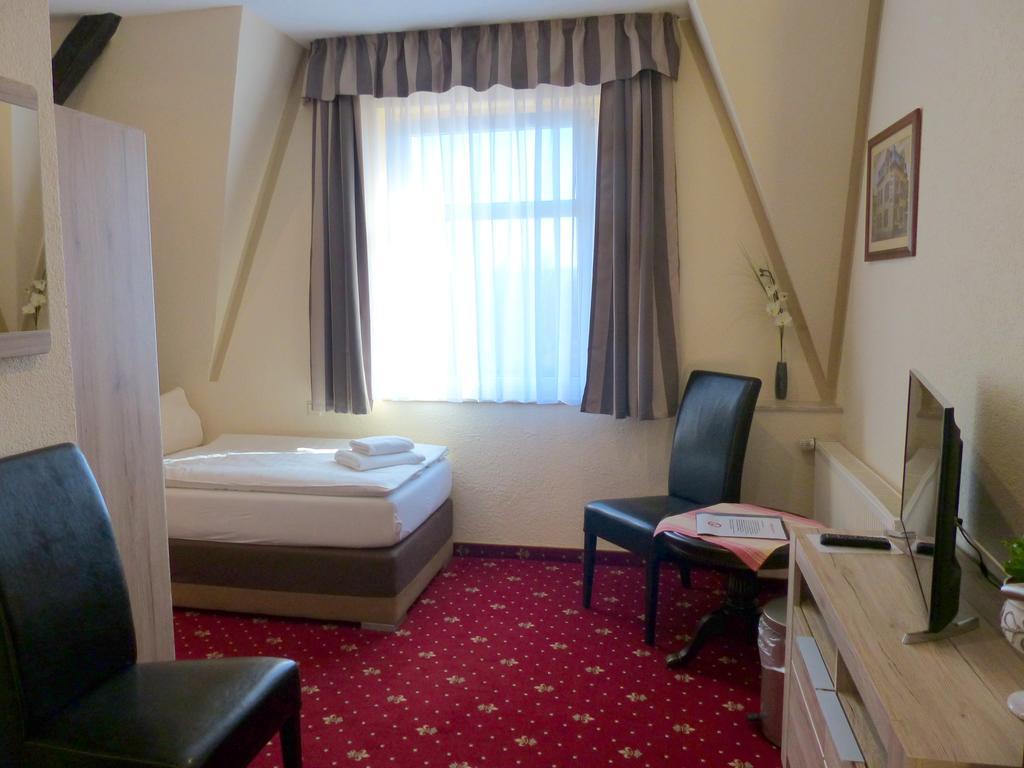 Hotel Friedchen Mit Eigener Fleischerei Artern Екстериор снимка