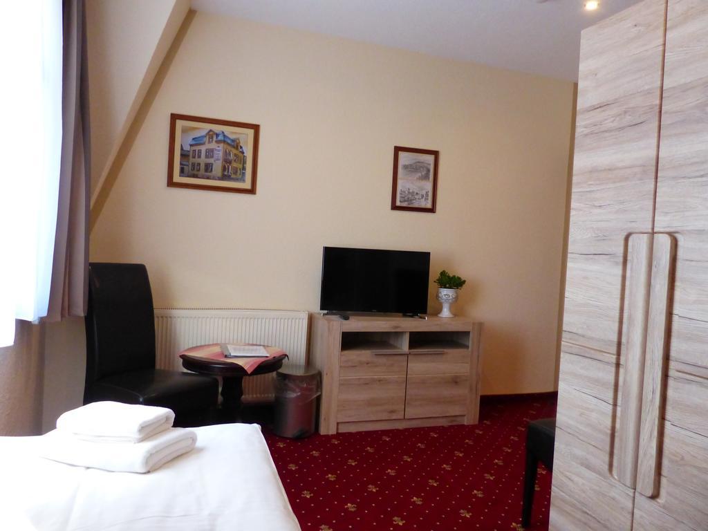 Hotel Friedchen Mit Eigener Fleischerei Artern Екстериор снимка