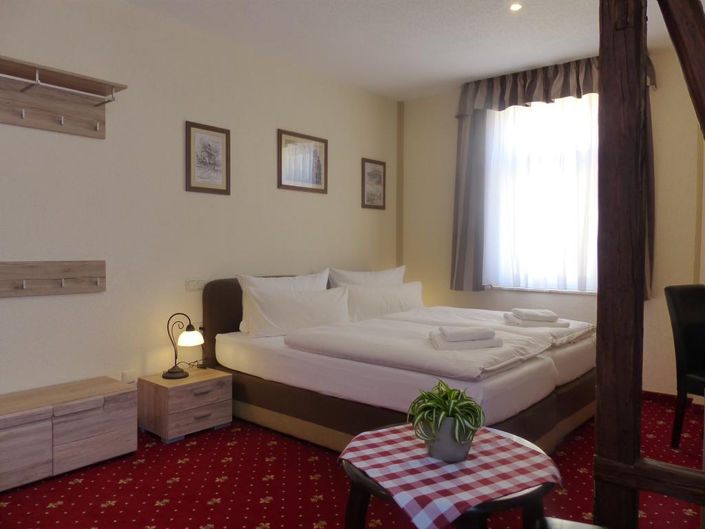 Hotel Friedchen Mit Eigener Fleischerei Artern Екстериор снимка