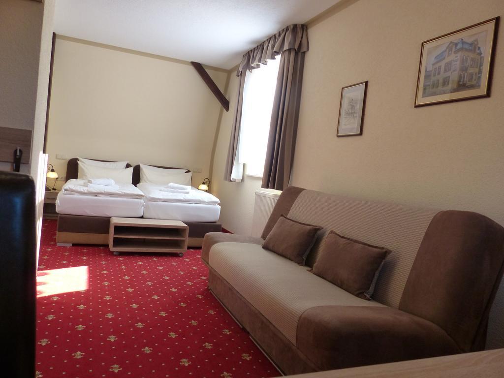 Hotel Friedchen Mit Eigener Fleischerei Artern Екстериор снимка