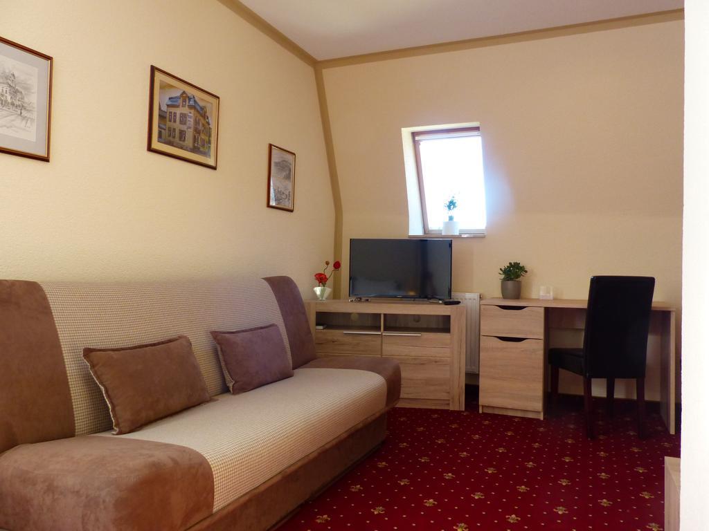 Hotel Friedchen Mit Eigener Fleischerei Artern Екстериор снимка