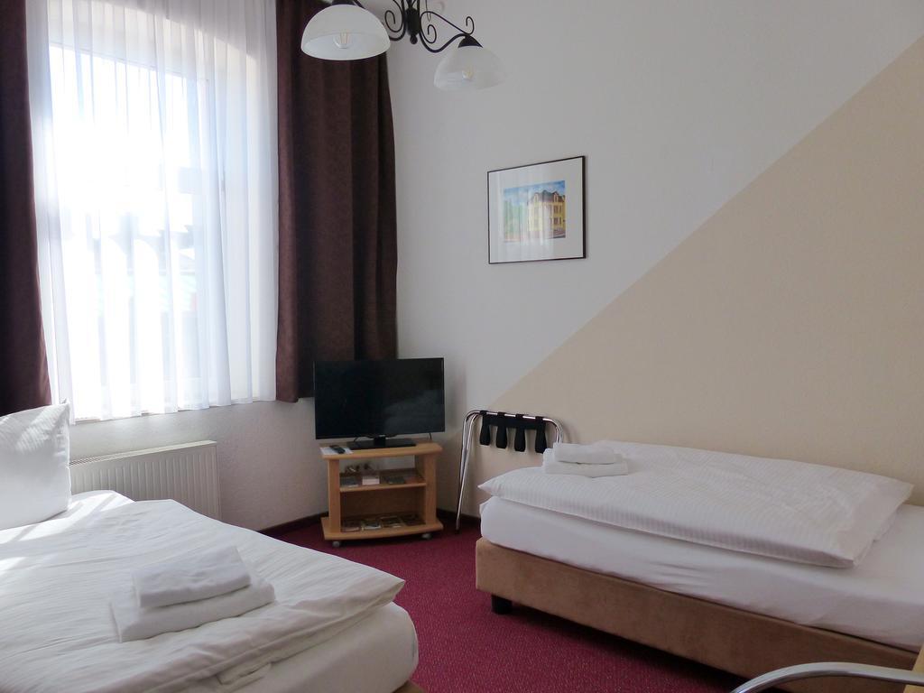 Hotel Friedchen Mit Eigener Fleischerei Artern Екстериор снимка