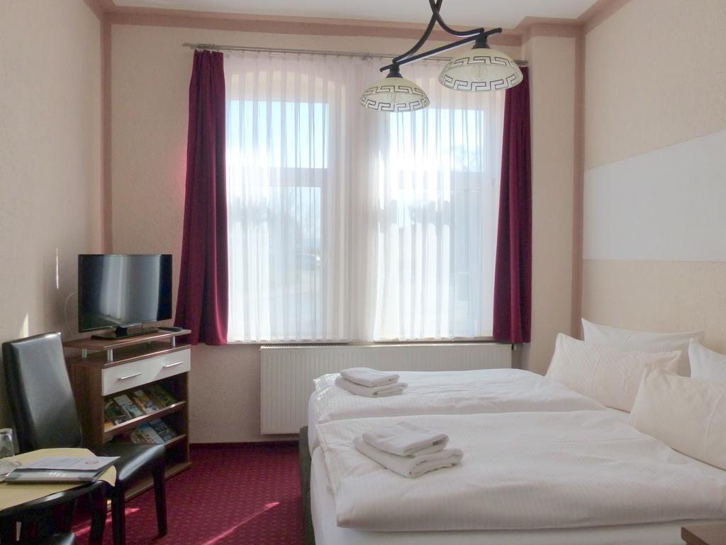 Hotel Friedchen Mit Eigener Fleischerei Artern Екстериор снимка