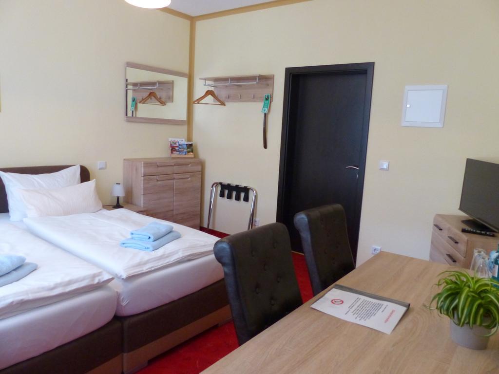 Hotel Friedchen Mit Eigener Fleischerei Artern Екстериор снимка