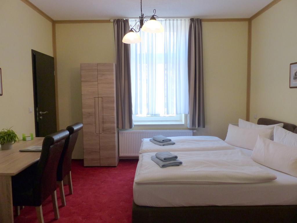 Hotel Friedchen Mit Eigener Fleischerei Artern Екстериор снимка