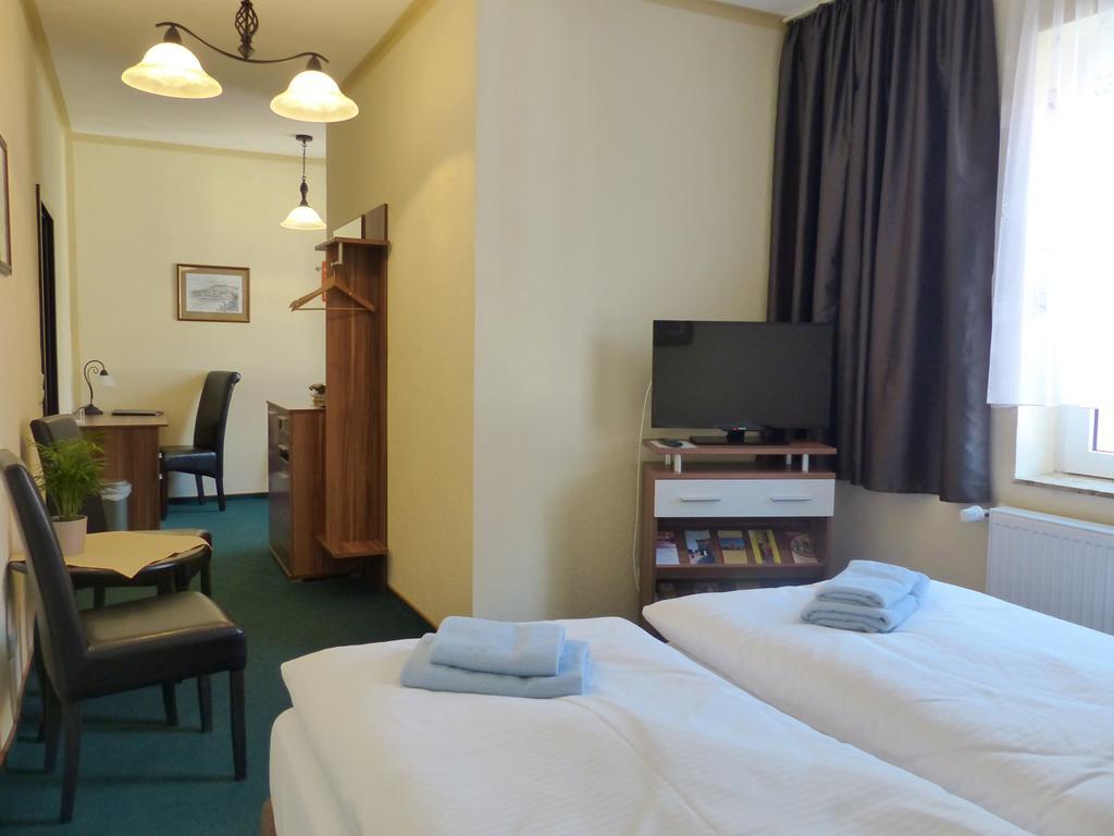 Hotel Friedchen Mit Eigener Fleischerei Artern Екстериор снимка