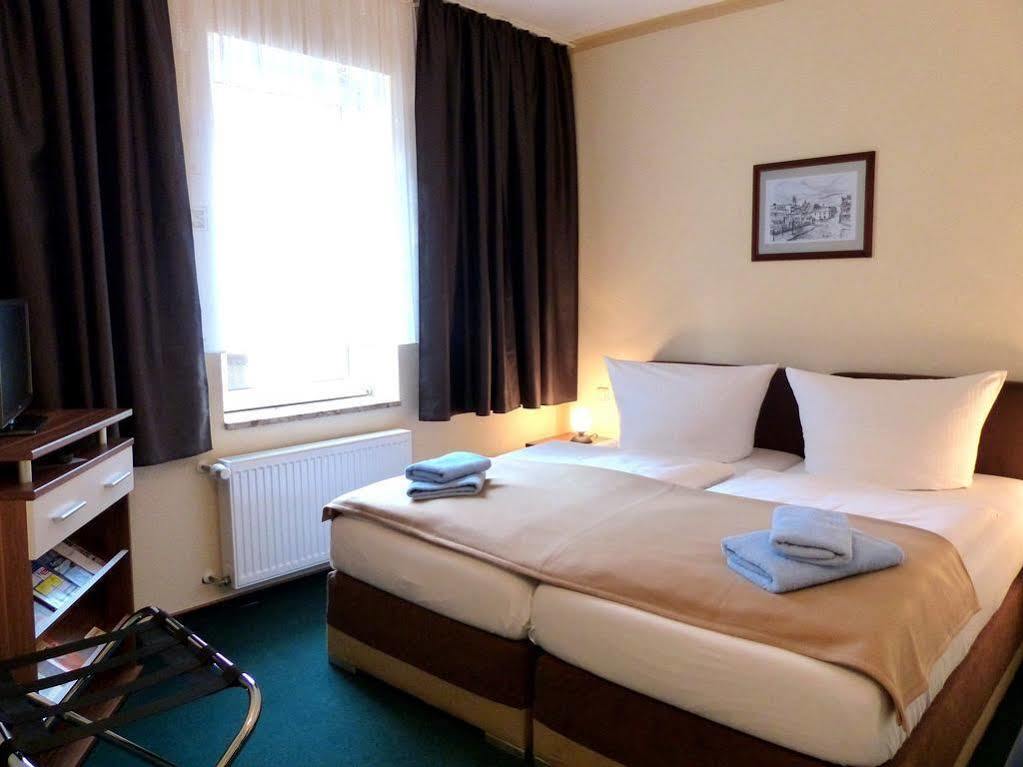 Hotel Friedchen Mit Eigener Fleischerei Artern Екстериор снимка
